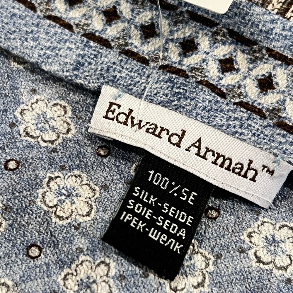 NWT . . . Edward Armah Men's Paisley/Floral Reversible Silk Pocket Square - Picture 4 of 4